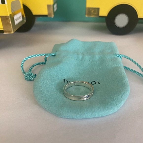Tiffany & Co. 1837 Sapphire Ring - Picture 4 of 7